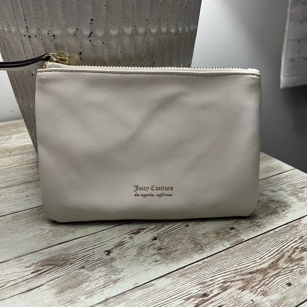 Juicy Couture wristlet